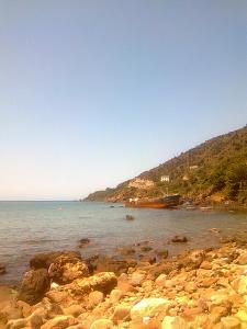 Bateau abandonné, Les Aftis, Jijel