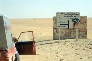 Vers la Fronti?re Algerie-Mali sur la Piste de Tanazrouft