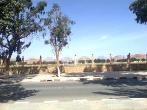 Route des Pins, vue sur le stade du scorpion et Oasis Nord