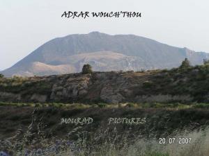 Vue sur le Mont Achtoug (Ouch'Thou) depuis les hauteurs d'Ighil Melloulen.