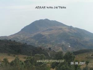 Le mont Ouch'Thou avec ses 1400m d'altitude. Vue prise depios l'endroit appelé  1004 .