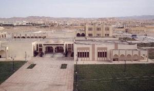 Université Mohamed Khider ( Faculté de Droit et des Sciences Politiques )