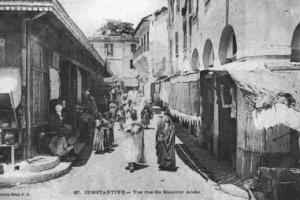 Constantine, une rue du quartier arabe
