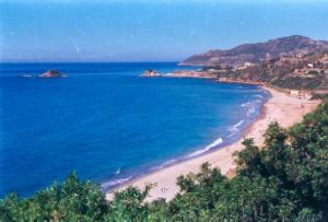 Vue sur la plage de Tigzirt