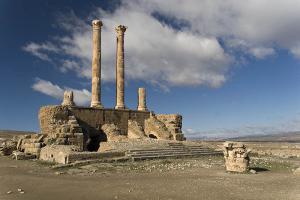Timgad, Le Capitole