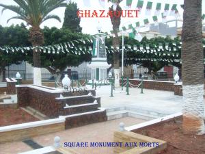 GHAZAOUET--SQUARE MONUMENT AUX MORTS--