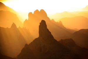 Lever de soleil sur l'Assekrem (Hoggar)