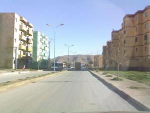 KSAR CHELLALA    Entrée par la route de Tiaret