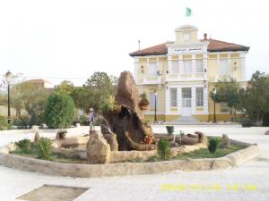 la place de mahdia   ' Siege de la Daira et le nouveau jet d'eau'