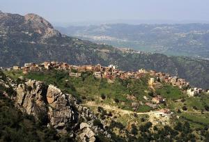 Tiguemounine, Ait Ouacif