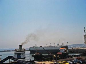 Divers Bateaux au Port d'Alger