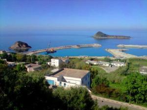 Vue sur le port de Cavallo , Jijel