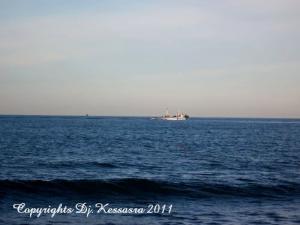 Côtes plage 3eme,Jijel,bateau de pêche ...au loin!