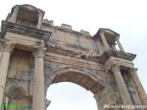 Entr?e principale De Djemila la Romaine