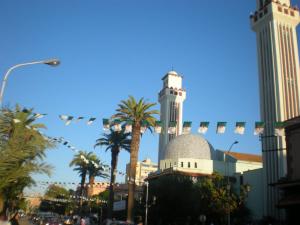 Grande Mosqu?e de Sidi Belabbes dans l'all?e centrale de la ville