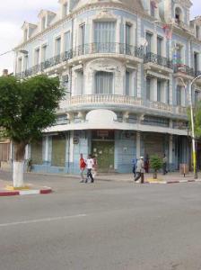 B?timent de l'?poque coloniale au centre ville