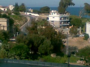 Vers la Plage de la Caroube