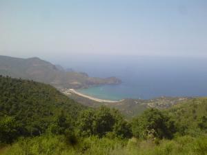 Vue de la grande plage de Seraidi