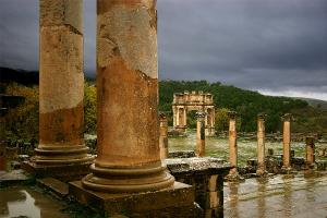 Ruine de  Djemila sous la Pluie