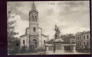 Eglise à côté du Monument aux Morts