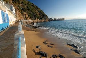 LA PLAGE MOLLO ET LE PHARE DE STORA