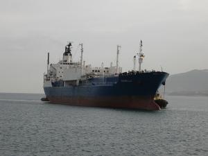 Navire Pétrolier accostant au port de Skikda