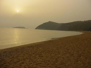 Coucher de Soleil sur la Plage à Skikda