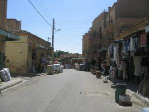Avenue de Marchands de vêtements
