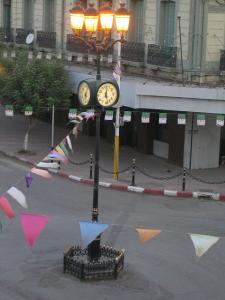 Sidi-Bel-Abbes - Centre Ville - Rue Prudon - 4 Horloges de l'Hôtel