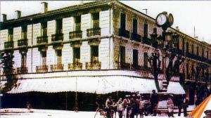 Souvenir de  Sidi-Bel-Abbes  - 4 Horloges - Café du Commerce