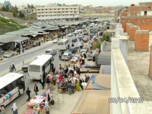 Marché des produits de consommations rue du volontariat (Guelma)