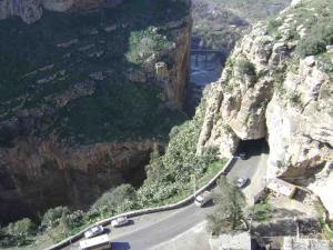 Constantine Ville des Pont et des Rochers