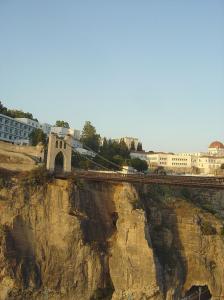 Hôpital et pont de Sidi Msid