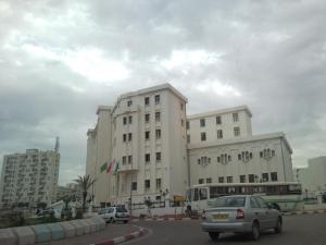 La Cour de Mostaganem (vue de droite)