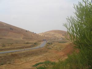 Autoroute dans les environs de Mostghanem