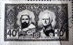 Ancien Timbre Montrant l'Image de l’Émir Abdel Kader et le Général Bugeaud (Période coloniale)
