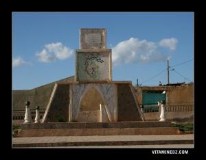 Modeste monuments des martyrs à Sidi Boumediene