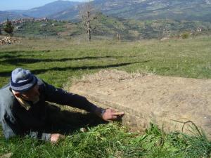 Stèle à Adekar Kebouche