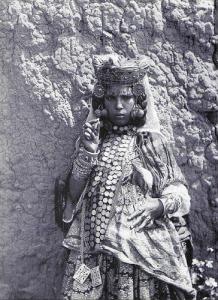 Vêtement Féminin Traditionnel (Oran)