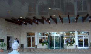 Entrée de l'Hôtel Sheraton à Oran