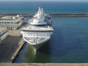 Ferry de Voyageurs au Port d'Oran