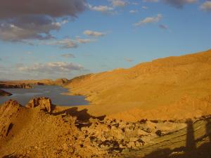 Couleur ocre sur le Barrage de Brezina