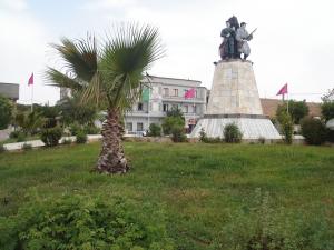 Stèle commémorative de la Guerre de Libération au Centre Ville d'El Bayadh