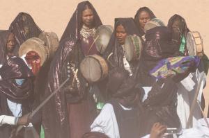 Danse folklorique de femmes Touaregs (illizi)