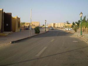 En allant vers la Maison de la Culture... - Illizi