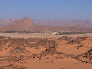 Vue depuis les hauteurs de Tisras en direction de Djanet (Illizi)