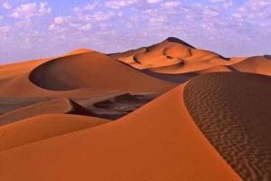 Dunes de l'Erg Bourarhet, après une nuit d'orage (Illizi)