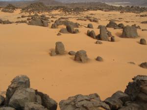 Roches façonnées par l'érosion (Illizi)