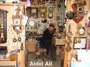 Mr Aidel Ali Horloger à Bordj Bou Arrerij