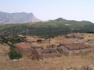 MAISON DE PIERRE à OULED TEBEN (Bordj Bou Arrerij)